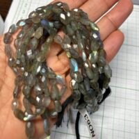 Labradorite faceted Oval, 32.5 Cm