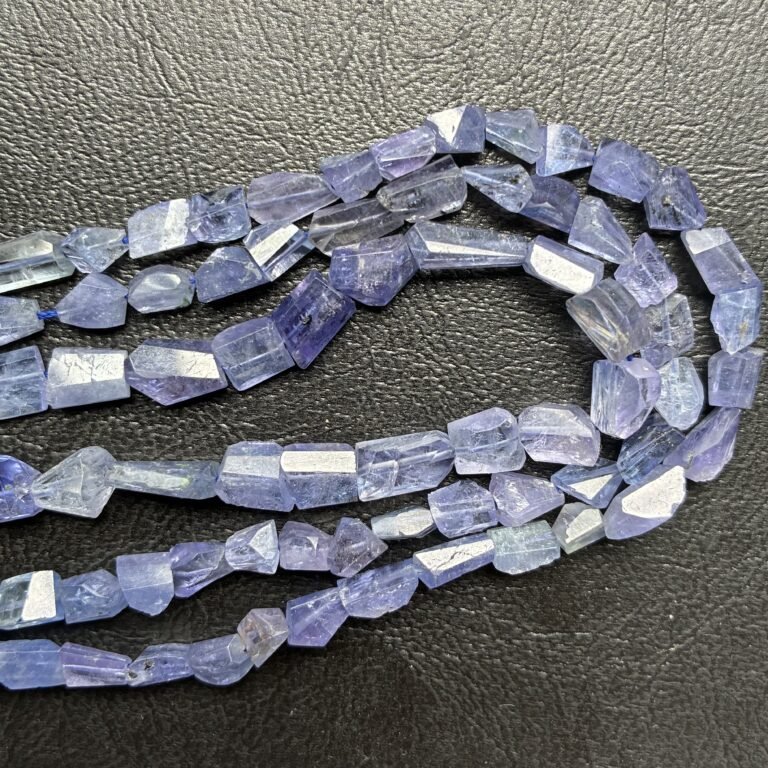 Tanzanite 22cm
