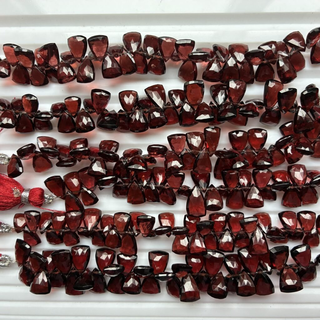 Garnet Pyramind Smooth