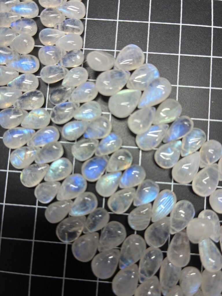 Rainbow Moonstone, smooth Pear, 21 cm, 8.7*5.7*5 mm