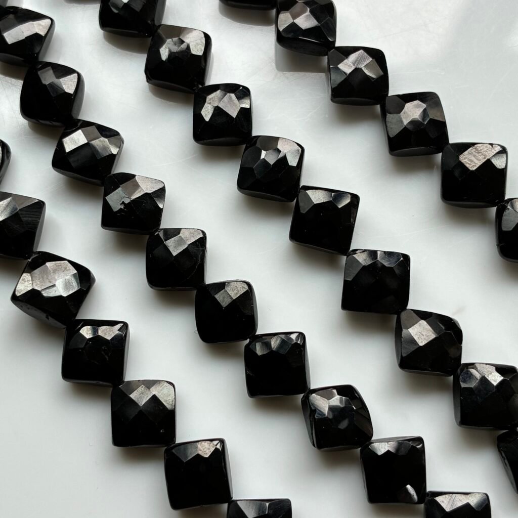 Black Spinel Faceted Kite