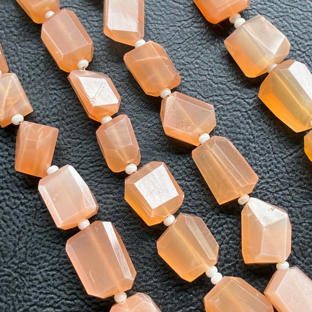 Peach Moonstone, Tumble , 21Cm