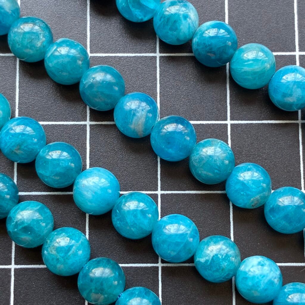 Line Apatite, 6mm,42cm