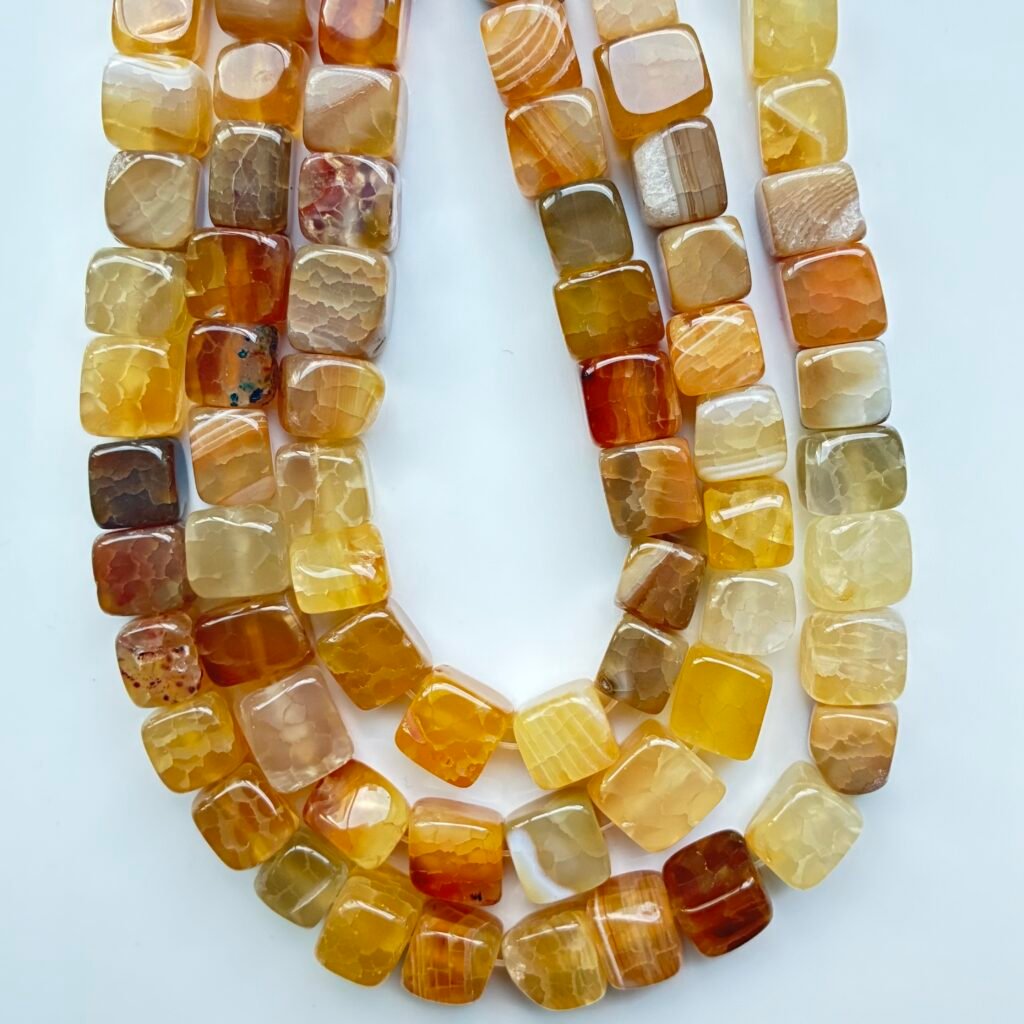 Agate Yellow Cube 9mm, 38 Cm