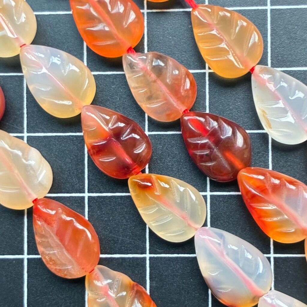 Carnelian Leaf 13*10*6mm, 38 Cm
