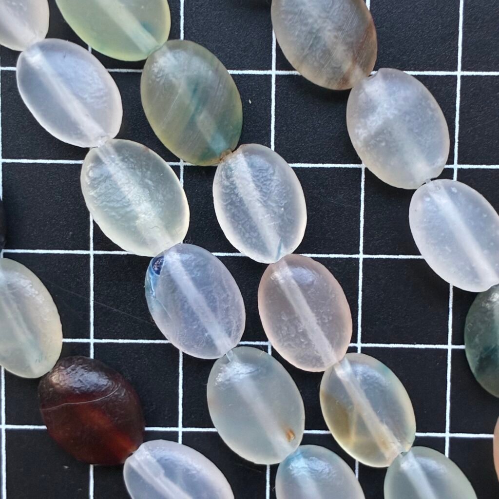 Agate White Blue Oval Shape ,38 Cm, 8 Mm
