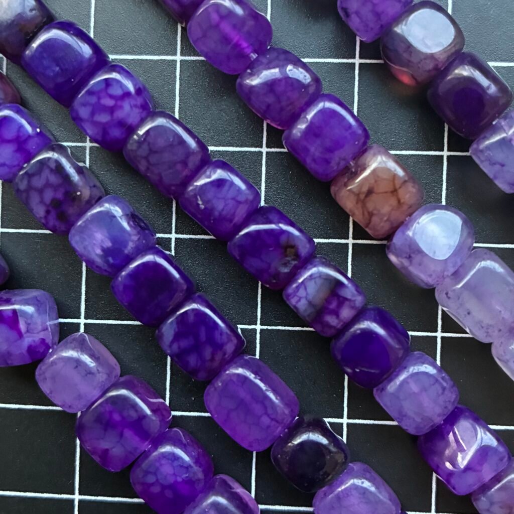 Agate Purple Cube, 7 Mm, 37 Cm