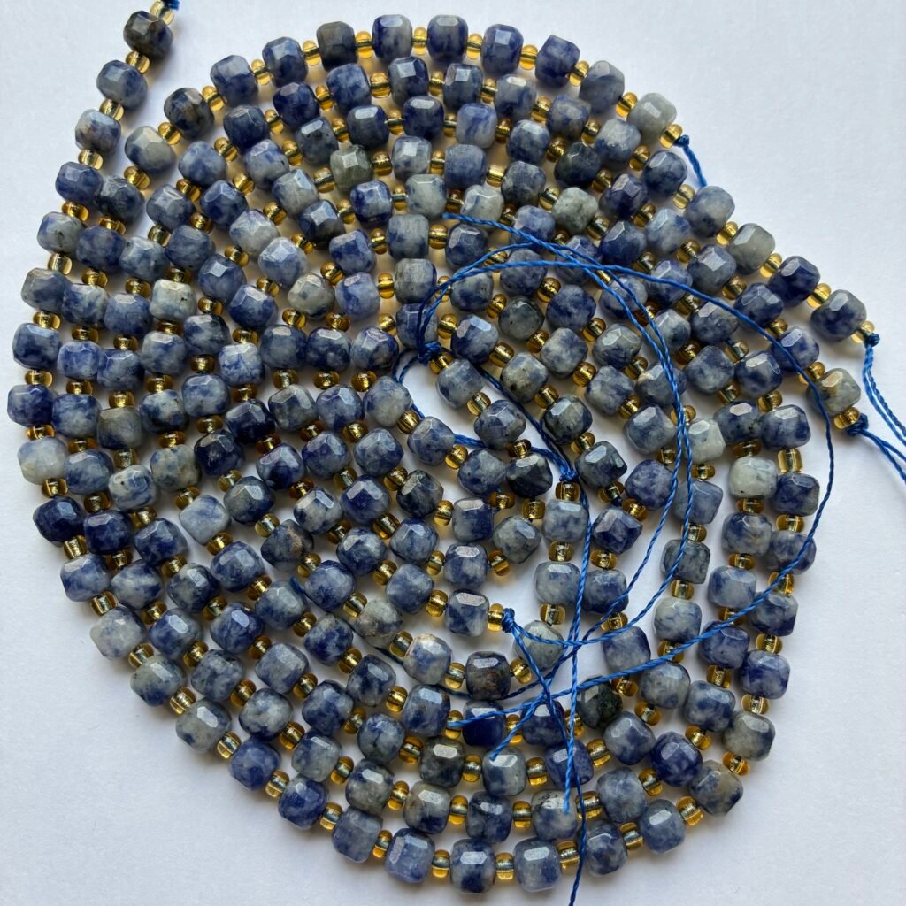 天然ソーダライト、キューブ、6mm、39cm