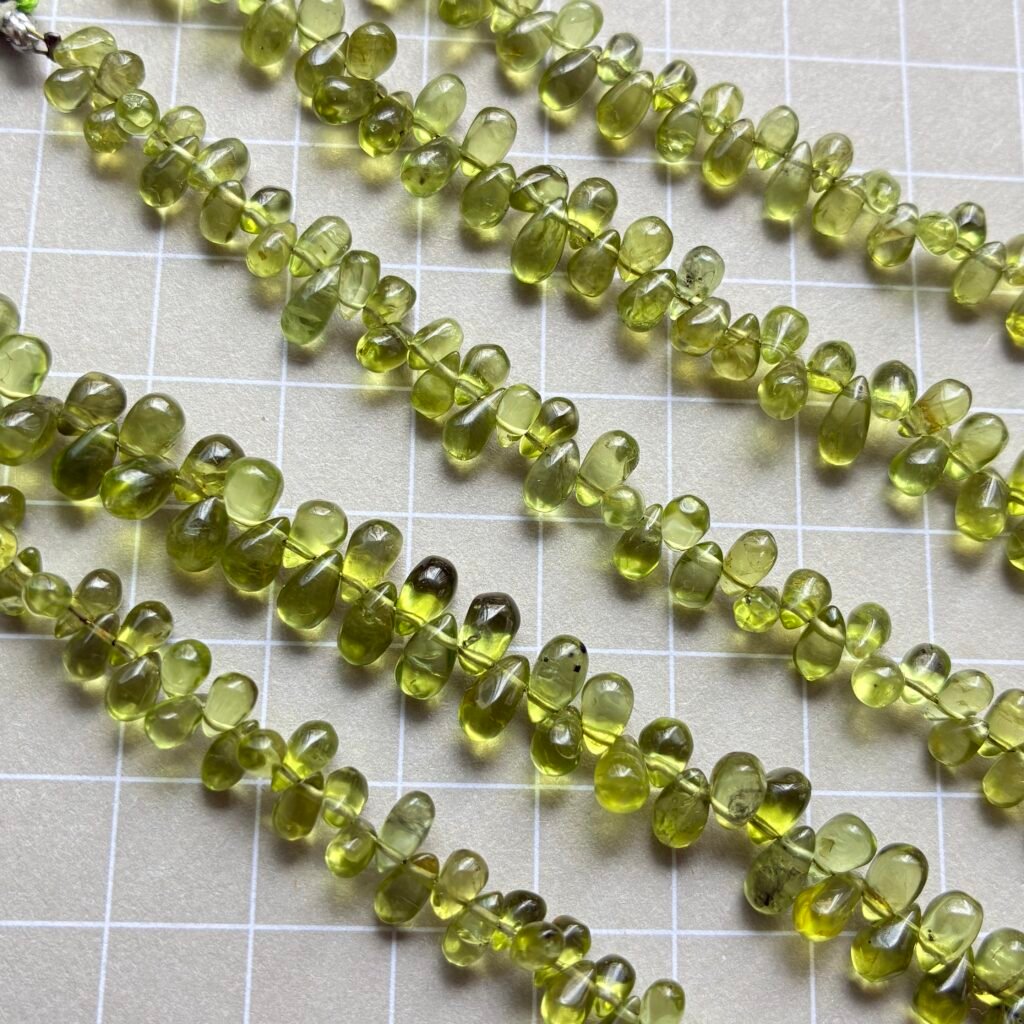Peridot ,Smooth Drops , 18cm , 5*3mm