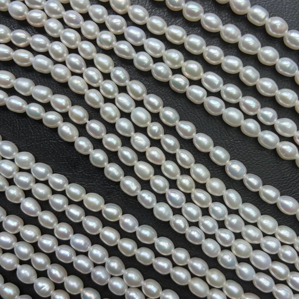 Freshwater pearls, AA++ grade, rice-drop shape, 6.5* 5 mm, white, 1 strand, 36cm