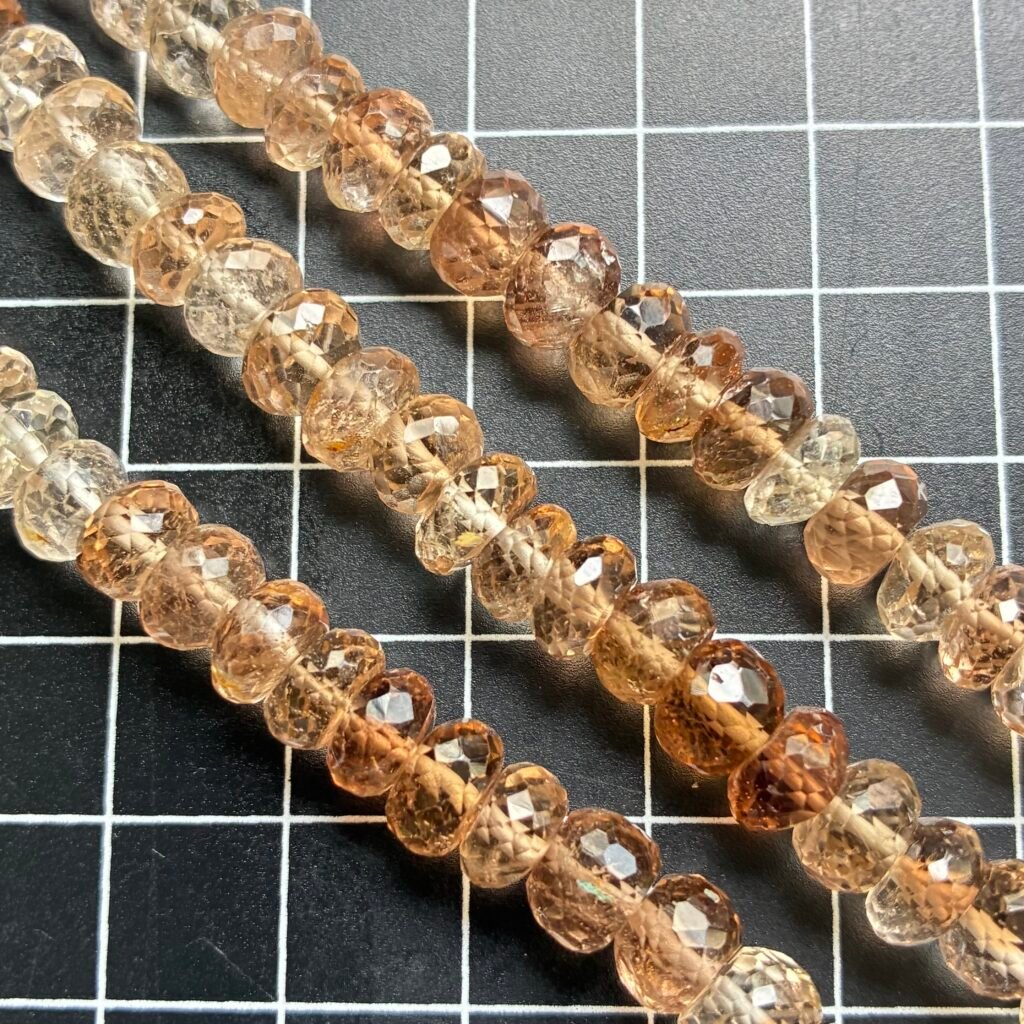 インペリアルトパーズ・ラウンド、8mm、21cm