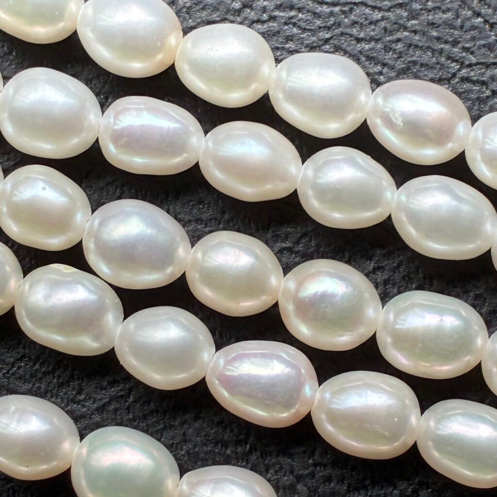 Freshwater pearls, AA++ grade, rice-drop shape, 6.5* 5 mm, white, 1 strand, 36cm