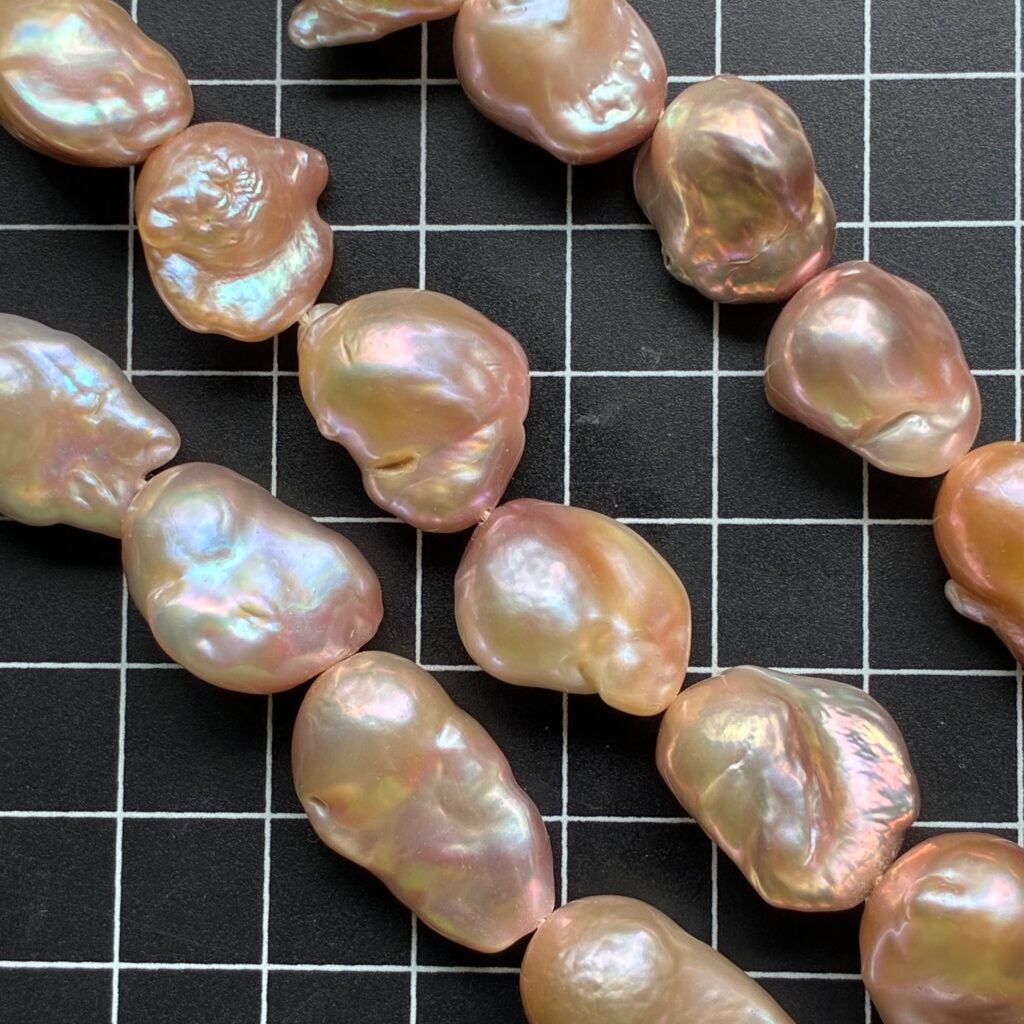 Freshwater Pearl, Baroque Levender Pink, 42 Cm, 22 Beads