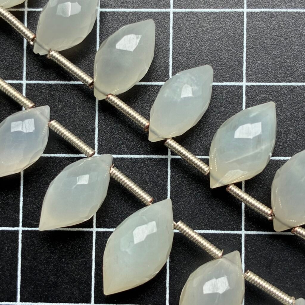 White Moonstone, Faceted Dew Drop, 12 beads, 14*7mm - 10*4.9mm