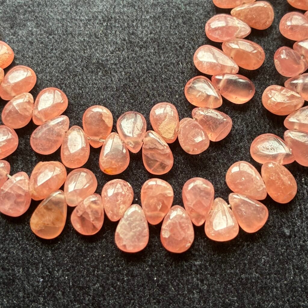 Rhodocrosite, smooth pear, 21 cm, 6.6*4.5*2.6mm