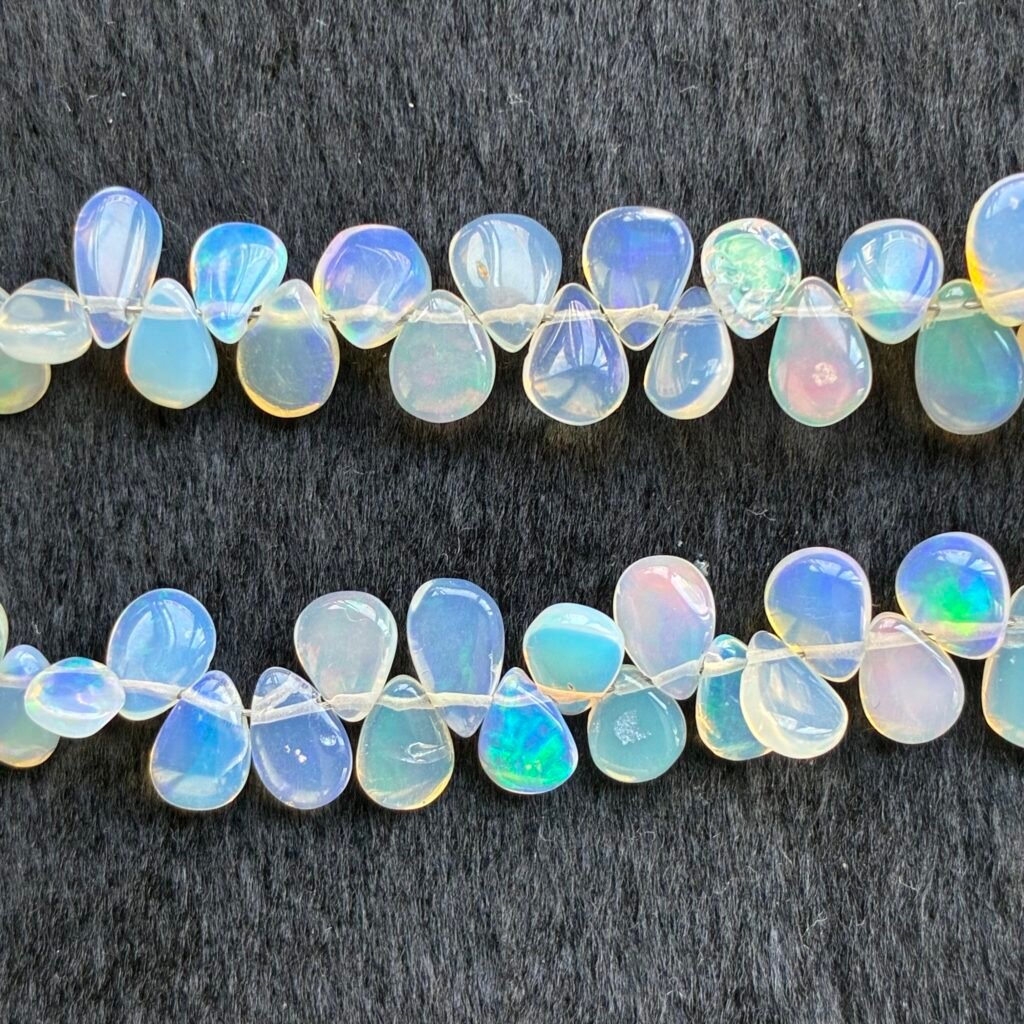 Ethiopian Opal, Smooth Pears, 20-21 cm, 7.5*5.5*3.5 - 5*3.7*2.4 mm