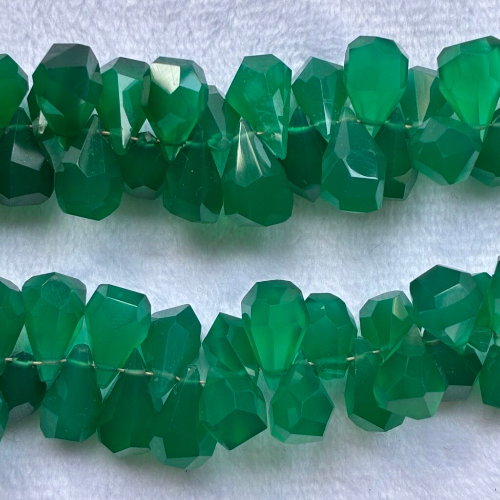 Green Onyx,  Fancy Cut Drops, 18 cm, 17*7 mm, 57 beads approx