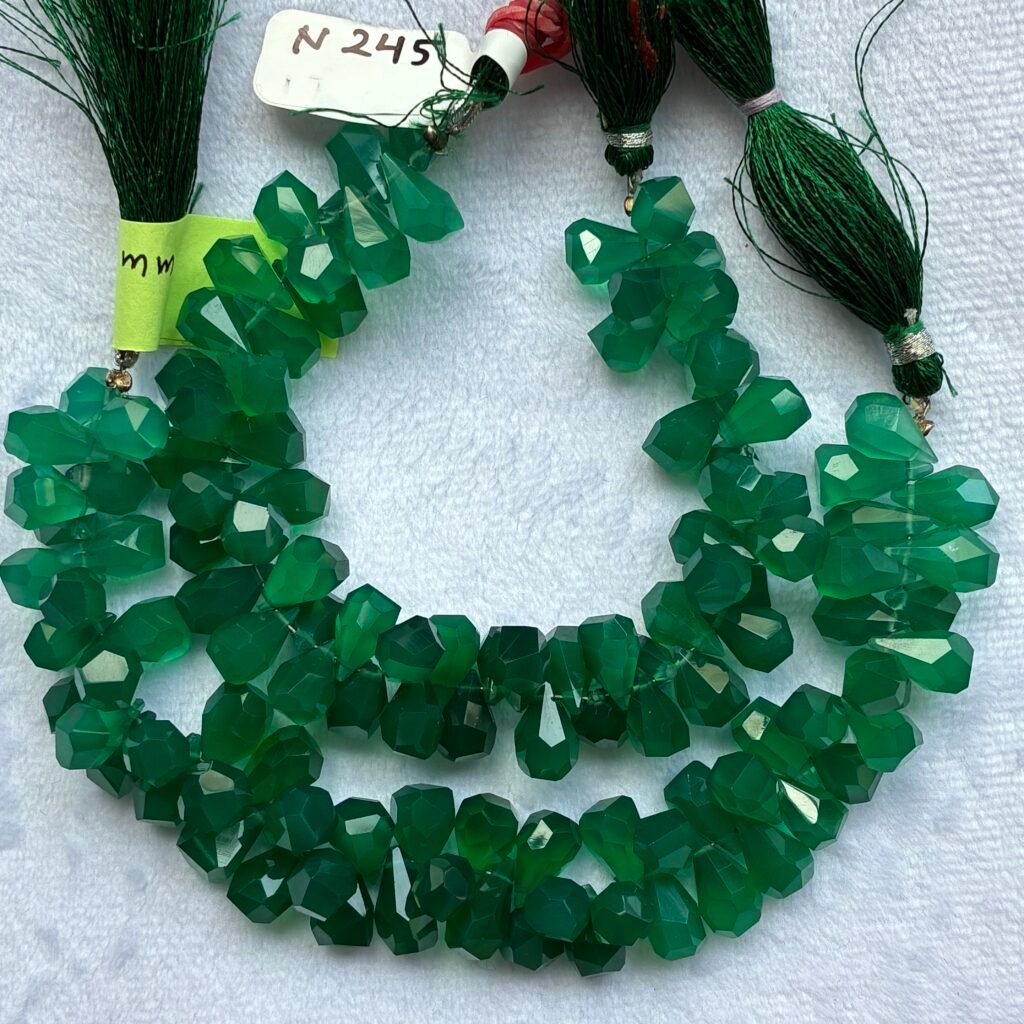 Green Onyx,  Fancy Cut Drops, 18 cm, 17*7 mm, 57 beads approx