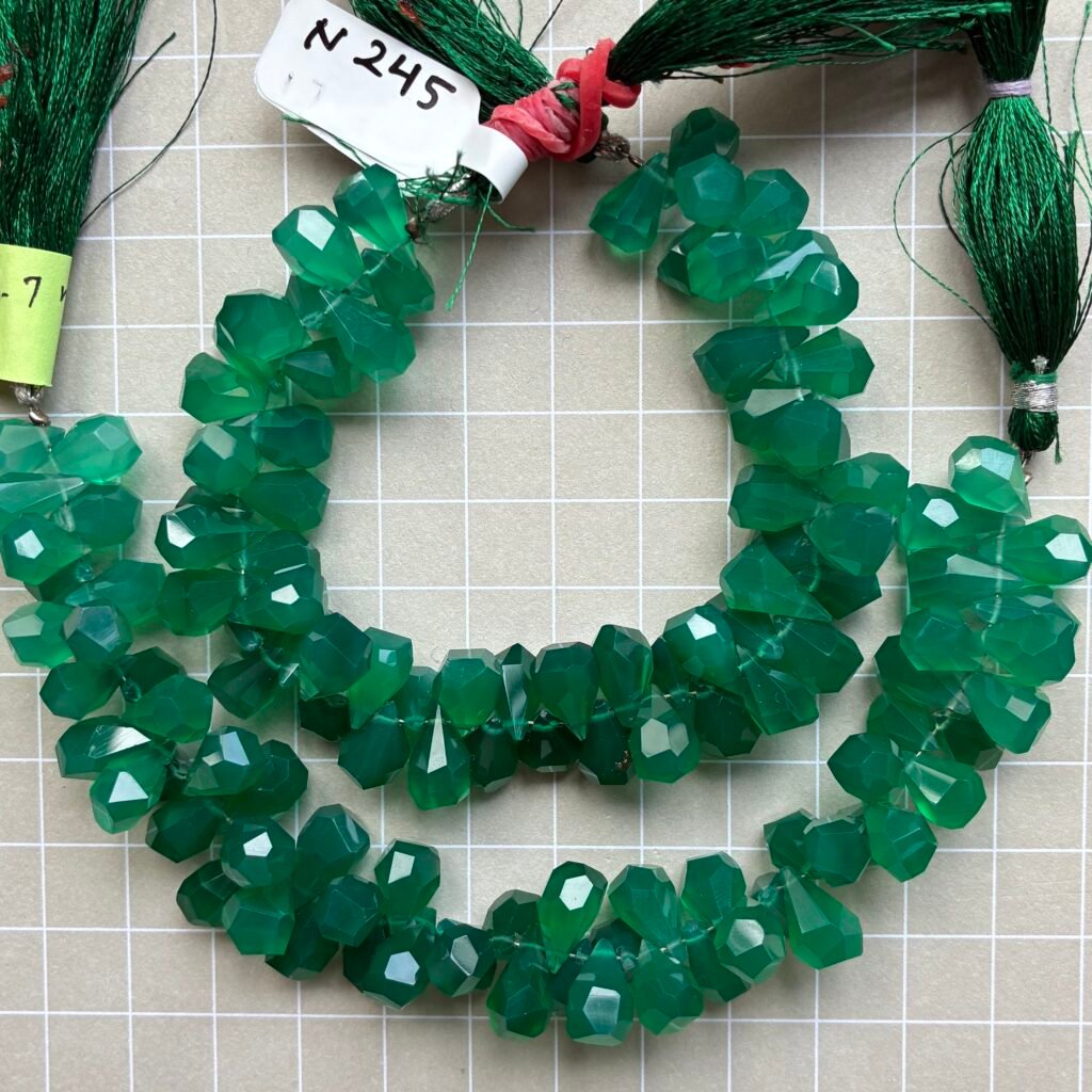 Green Onyx,  Fancy Cut Drops, 18 cm, 17*7 mm, 57 beads approx