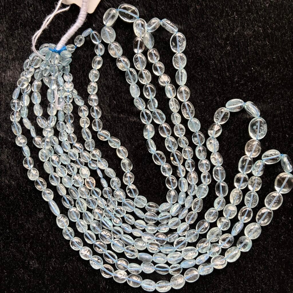 Aquamarine, Smooth Oval, 44 cm, 7.7*6*4.3--6.2*5.2*3.5 mm