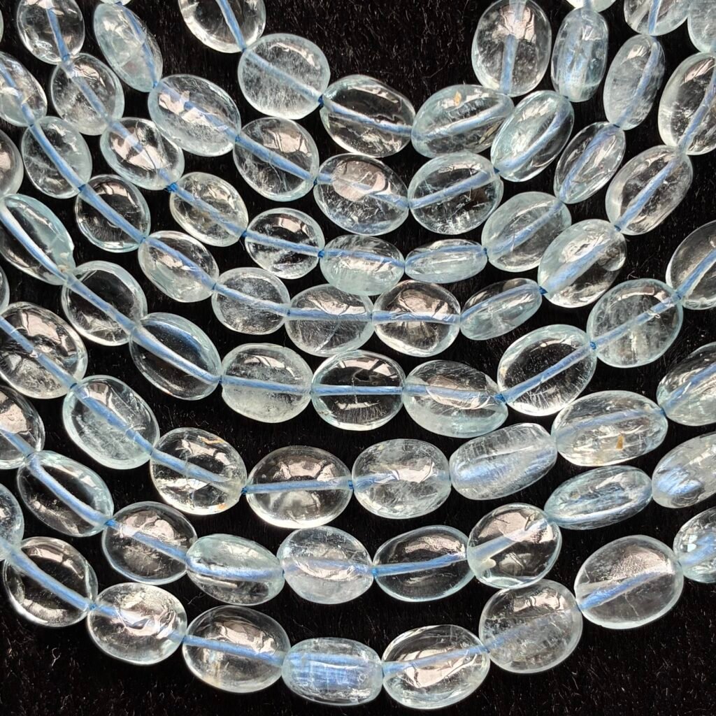 Aquamarine, Smooth Oval, 44 cm, 7.7*6*4.3--6.2*5.2*3.5 mm