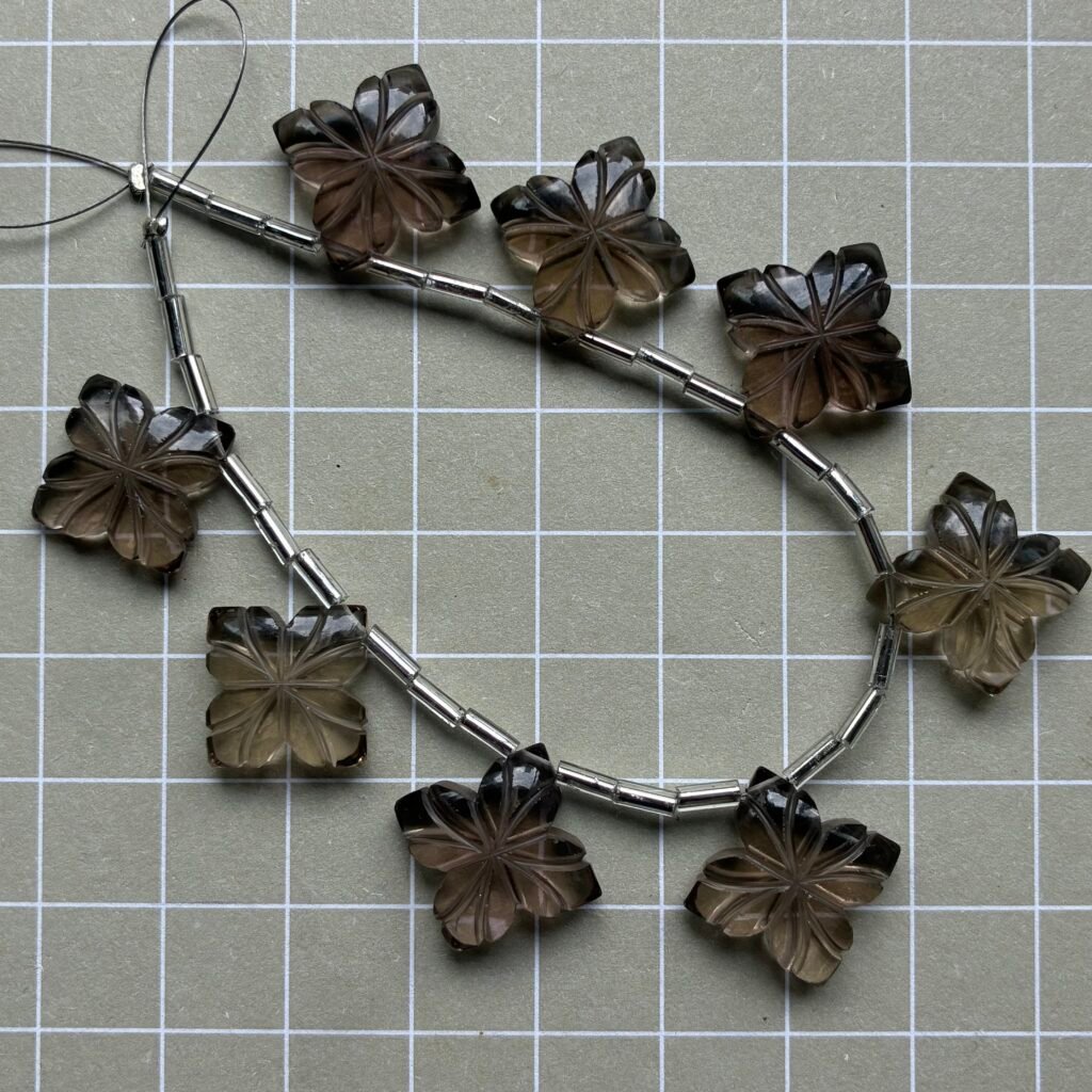 Smoky Quartz, Flower, 8 beads, 17* 17 mm