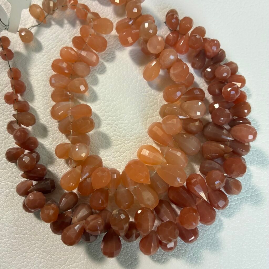 Moonstone Peach F Drop , 21cm