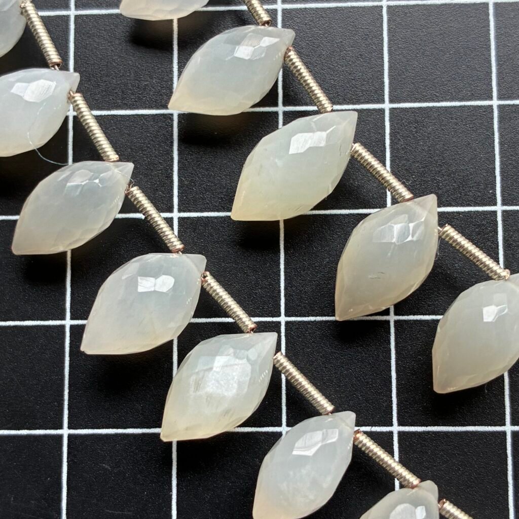 White Moonstone, Faceted Dew Drop, 12 beads, 14*7mm - 10*4.9mm