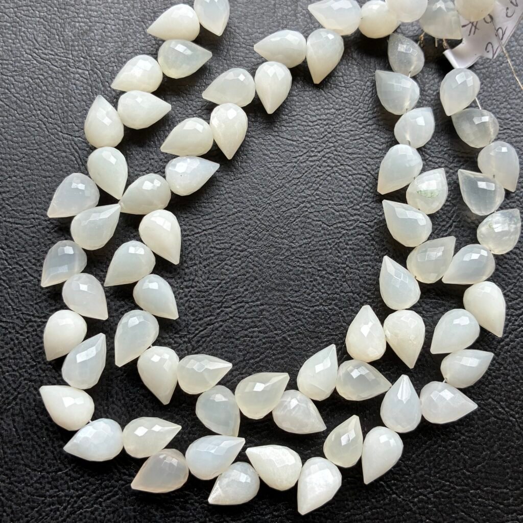 Moonstone, flower bud shape, 20cm, 10.8*7.3mm, 34 beads
