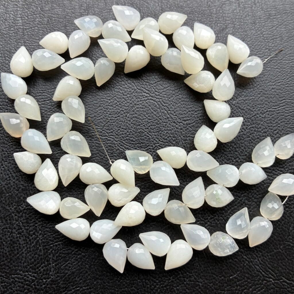 Moonstone, flower bud shape, 20cm, 10.8*7.3mm, 34 beads