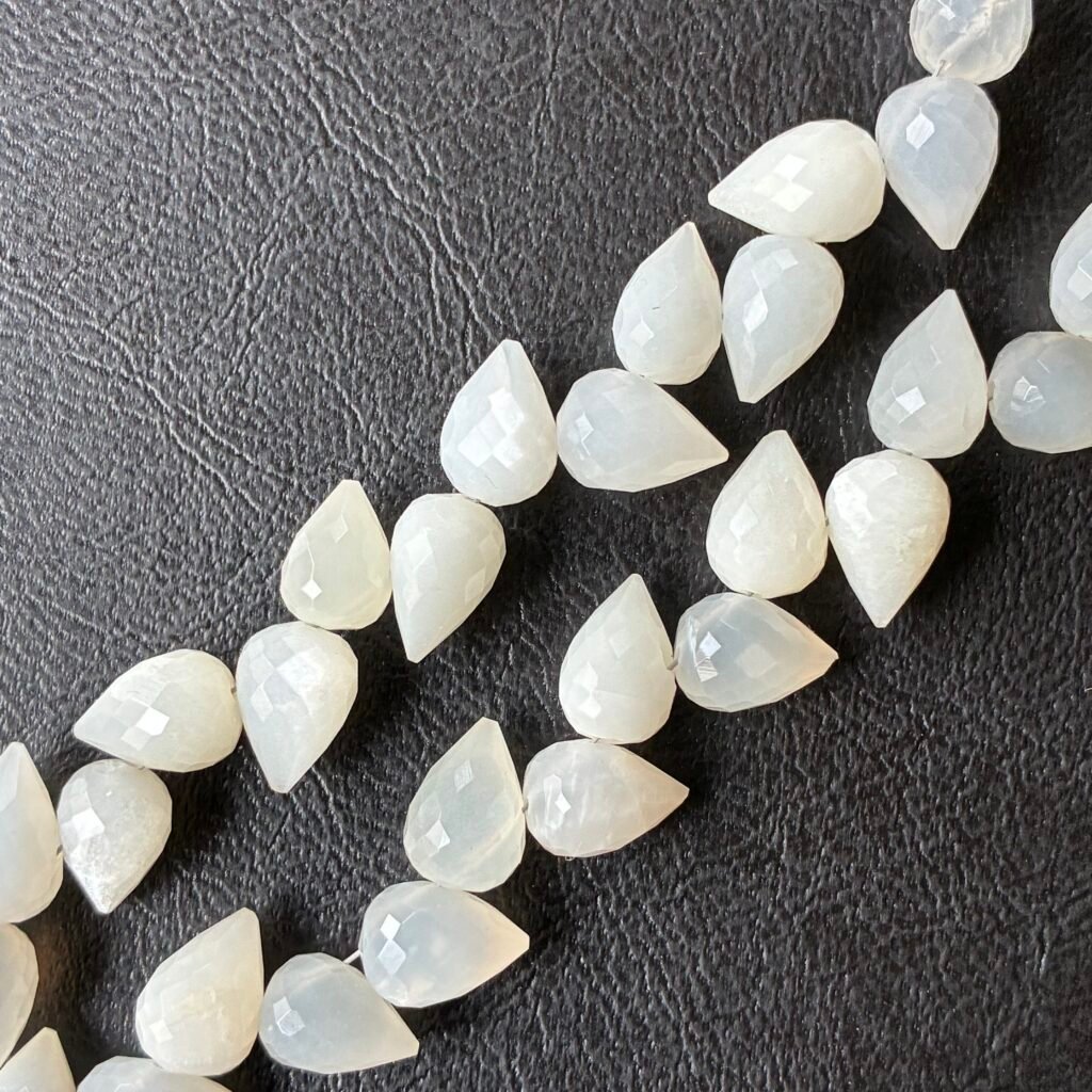 Moonstone, flower bud shape, 20cm, 10.8*7.3mm, 34 beads