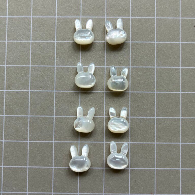 Natural White Shell Rabbit Head Beads