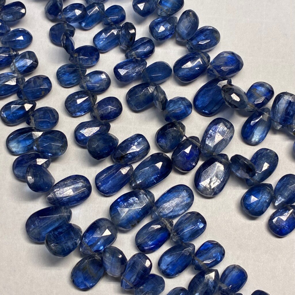 Blue Kyanite Faceted Pear,13cm , 11.67-6.60mm