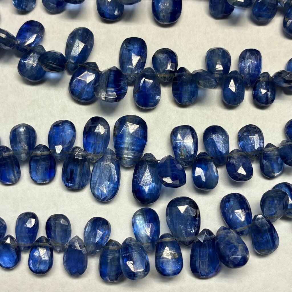 Blue Kyanite Faceted Pear,13cm , 11.67-6.60mm