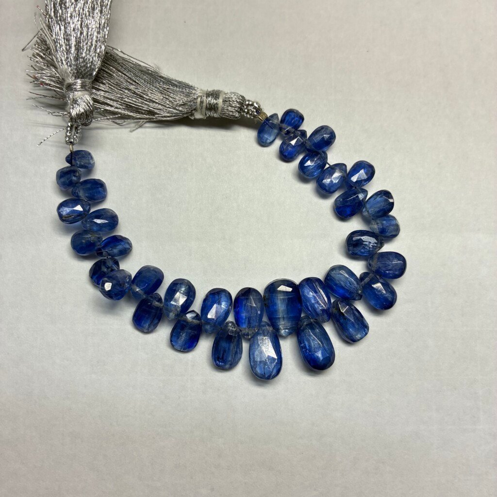 Blue Kyanite Faceted Pear,13cm , 11.67-6.60mm