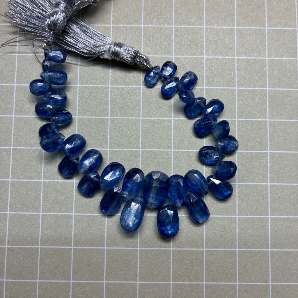 Blue Kyanite Faceted Pear,13cm , 11.67-6.60mm