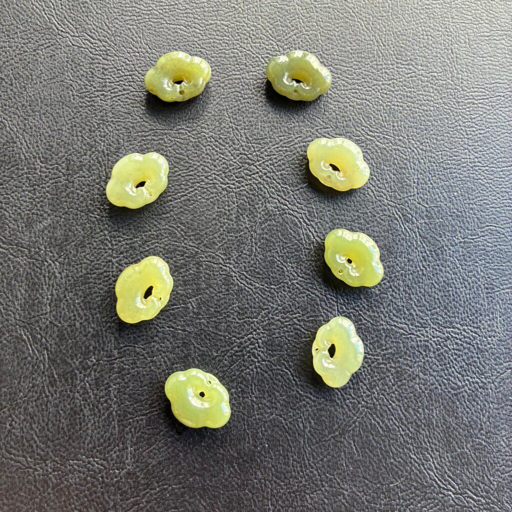 Natural Hetian Jade Auspicious Cloud Lock-Small