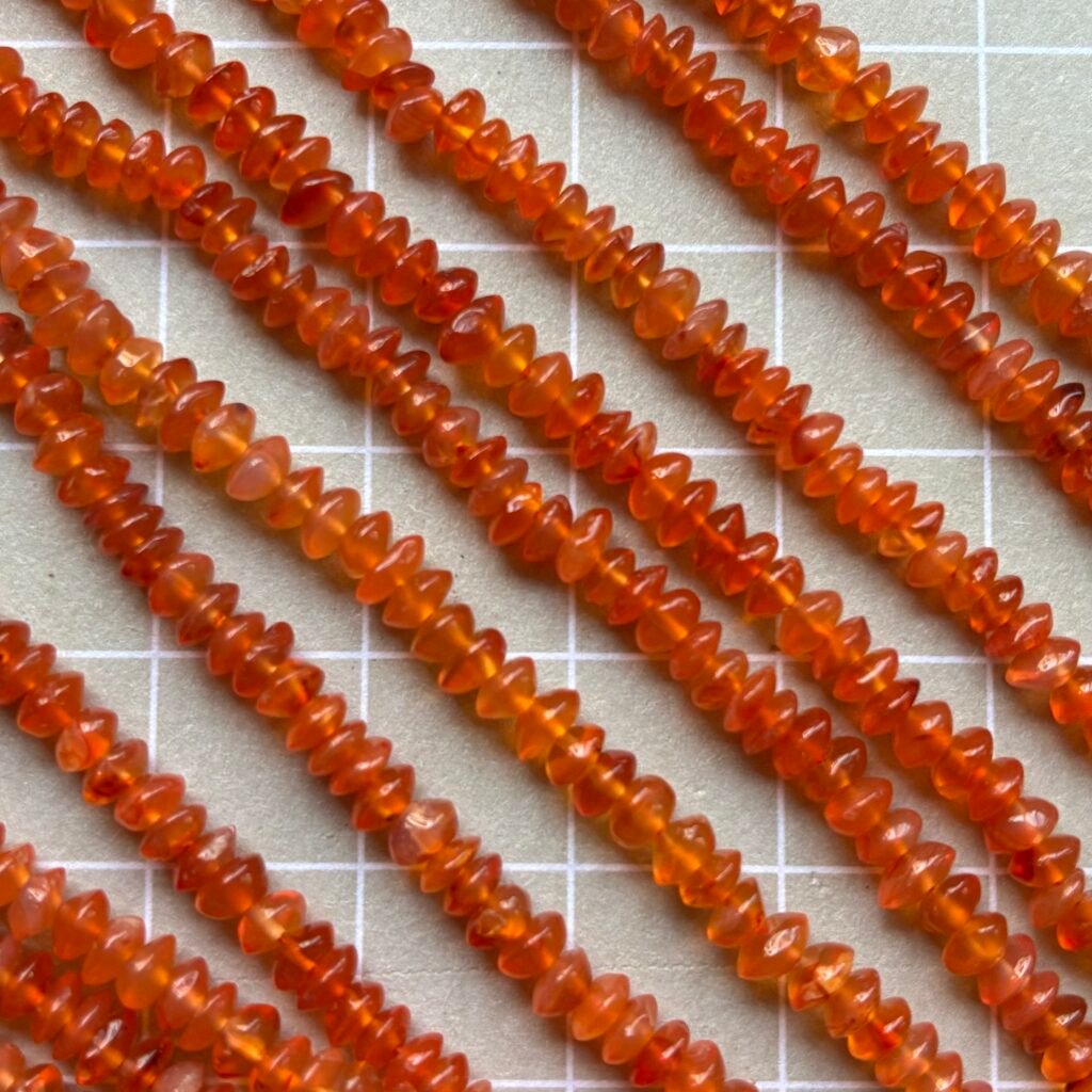 Carnelian, soroban cut, 37cm, 3.6 mm