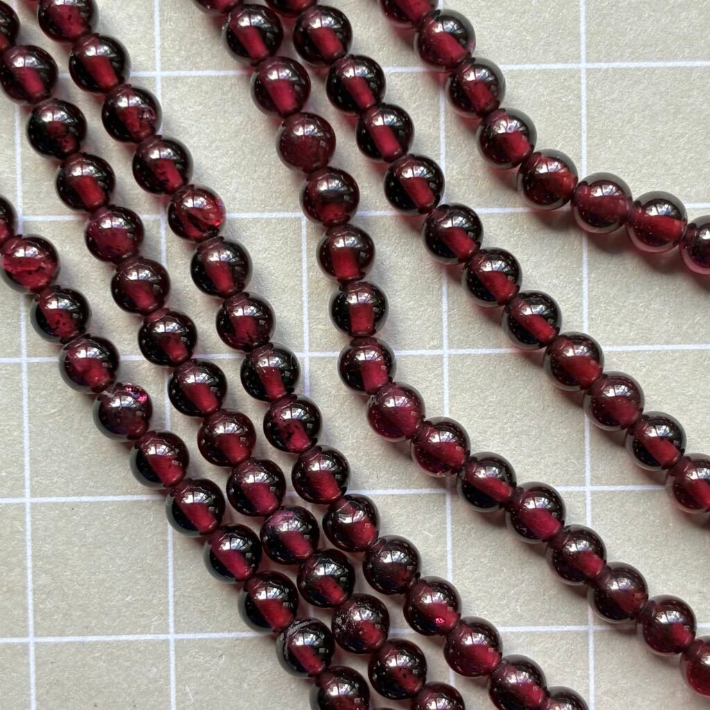 Garnet Round, 4.5mm, 39cm