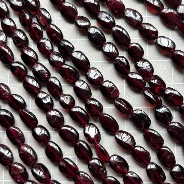 Garnet Oval, Big, 37cm