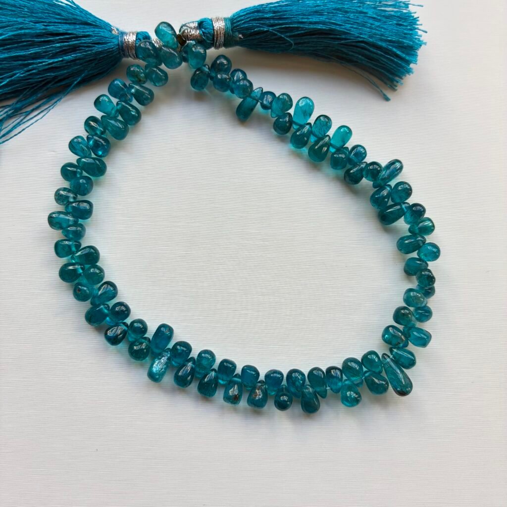 Apatite Smooth Drops, Neon,4*3mm, 20cm