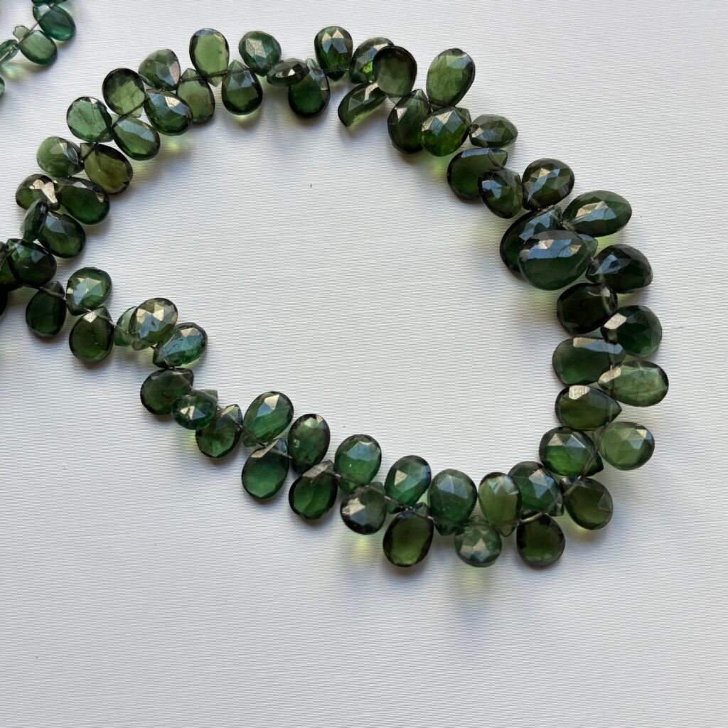 Apatite Faceted Pears, Natural TeaGreen, 8*5*2mm- 5*3*1mm, 22cm
