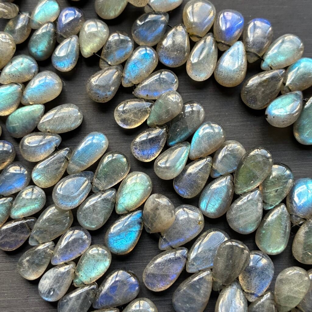 Labradorite ,Smooth Pears, 11*6*4mm, 20cm
