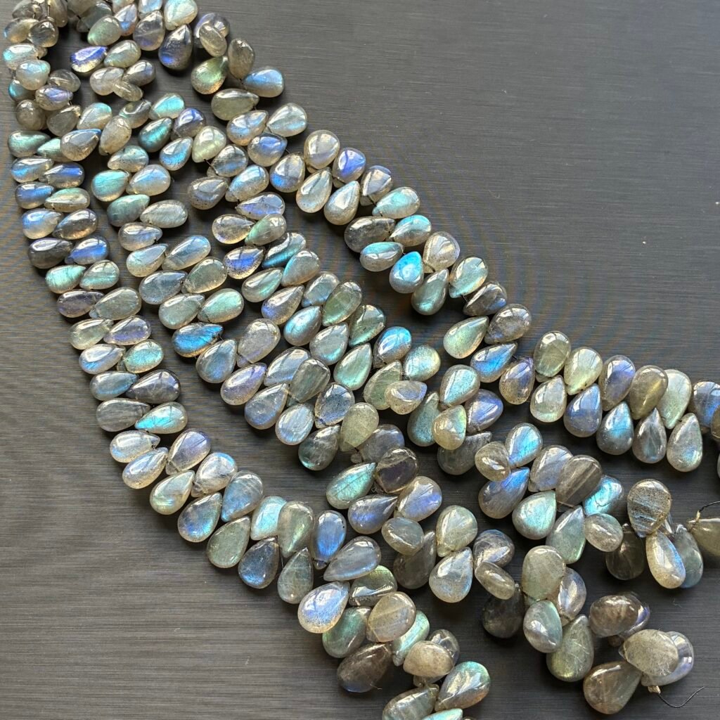 Labradorite ,Smooth Pears, 11*6*4mm, 20cm