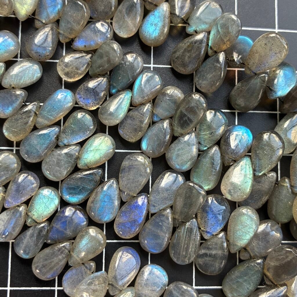 Labradorite ,Smooth Pears, 11*6*4mm, 20cm