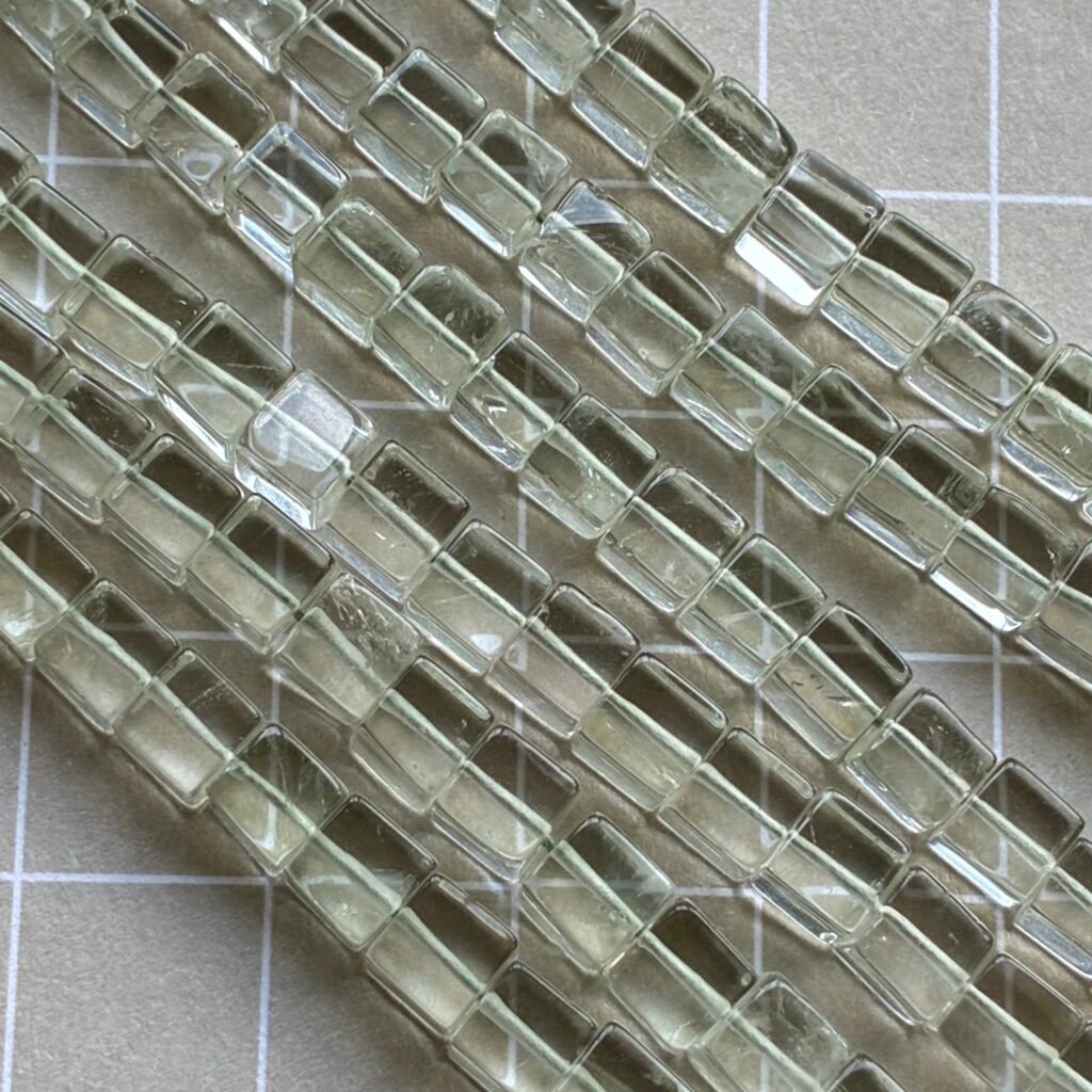 Amethyst Green Smooth Box,4*4*4mm, 22cm