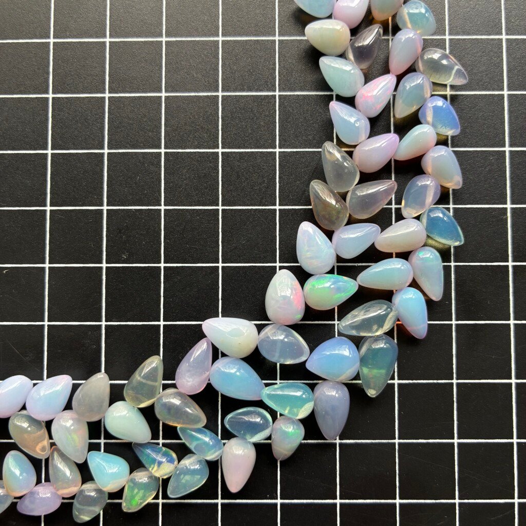 エチオピア産オパール ラベンダーピンク 鳥の形をしたドロップ、17cm、9-7×6-5mm