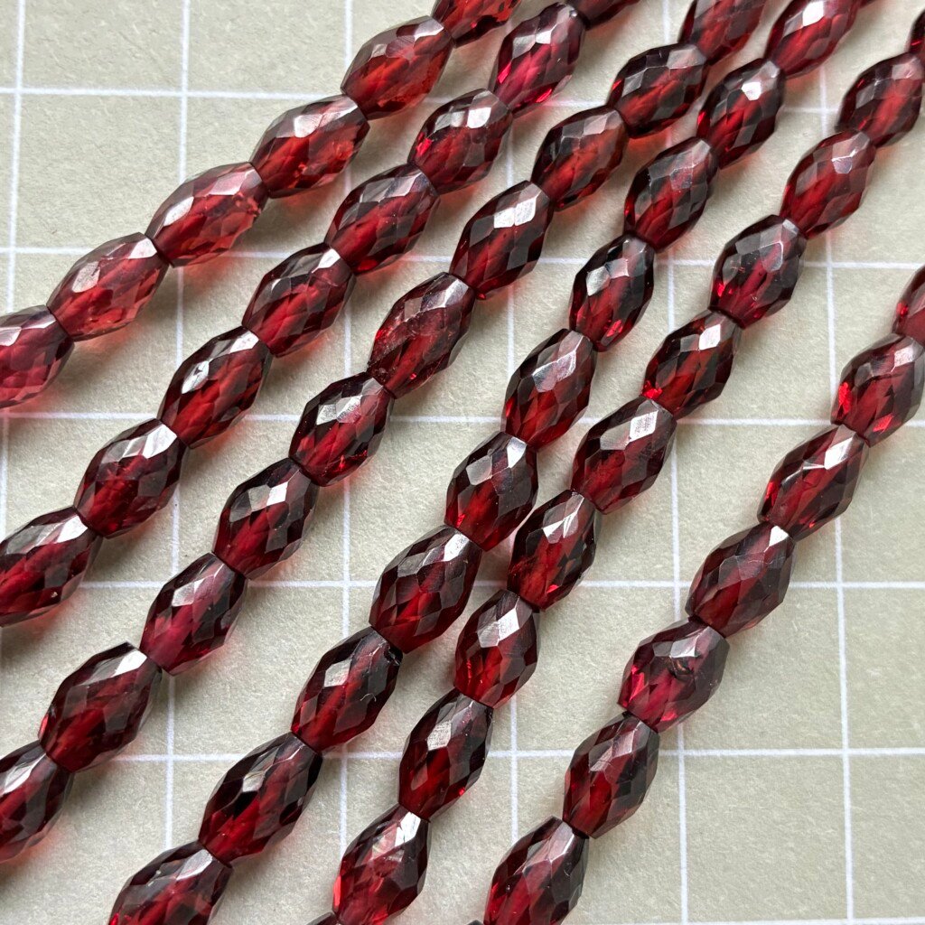 Garnet Dew Drop, 44Cm , 8*5*3mm