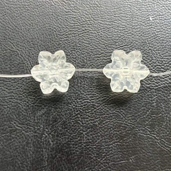 Natural Rock Quartz Snow Petal, 16*8mm
