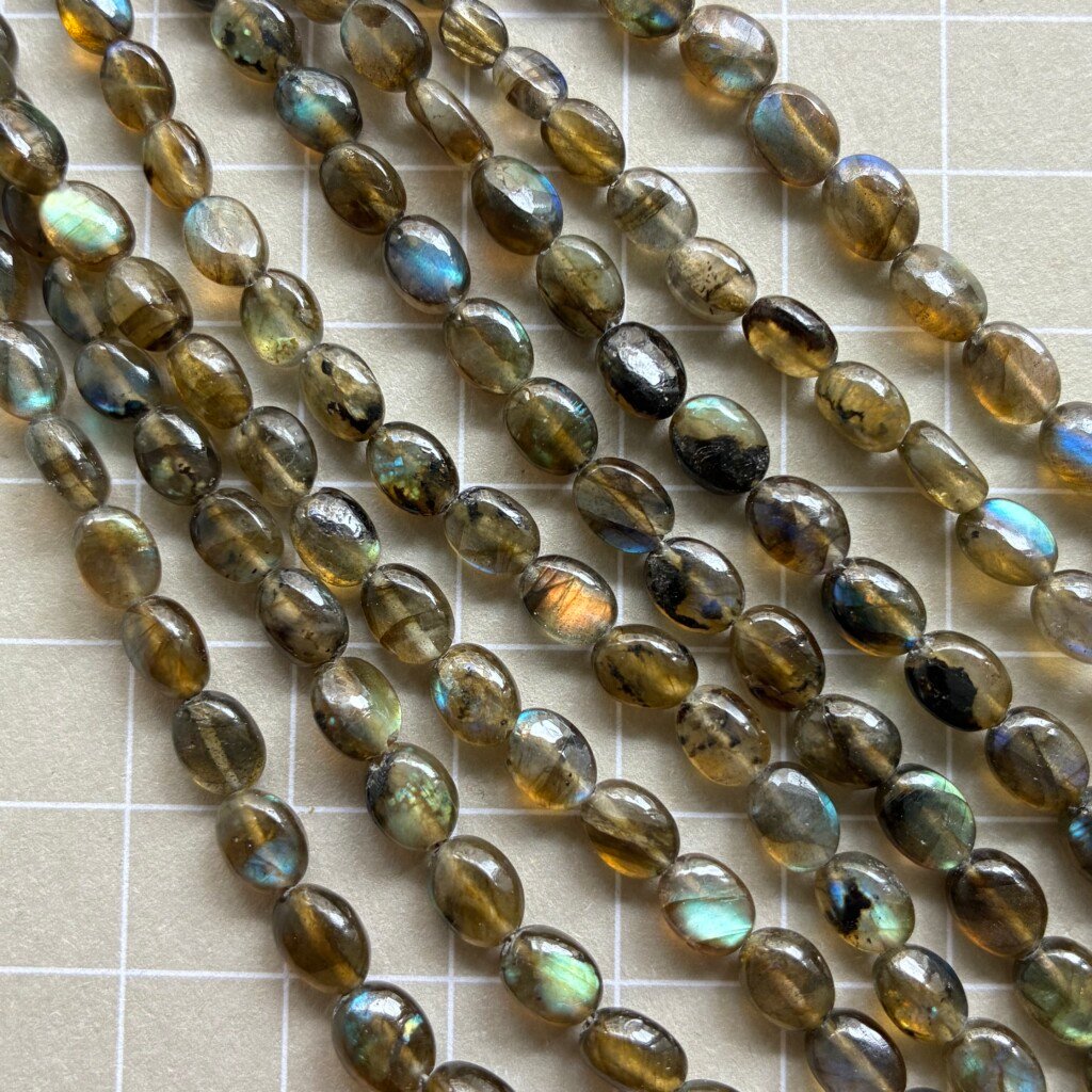 Labradorite Oval Dark,46cm, 4-6mm